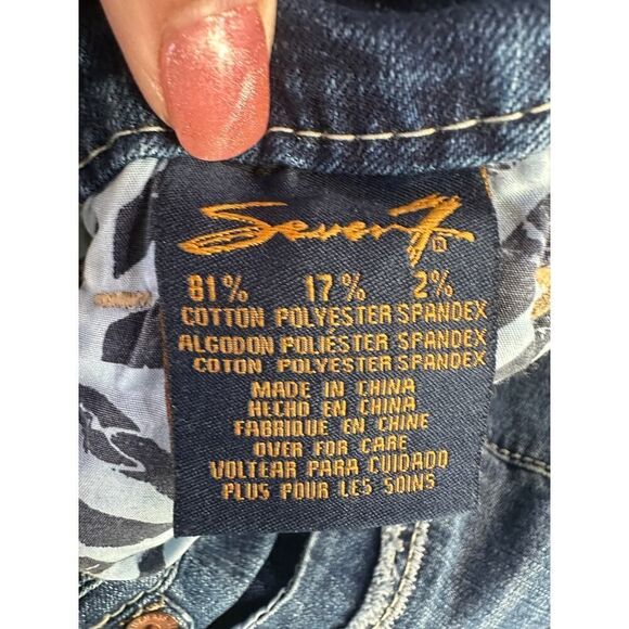 VINTAGE 80’s Seven 7 Women’s Size 27 Blue Denim Bermuda Shorts Embroidered Logo - Picture 7 of 16
